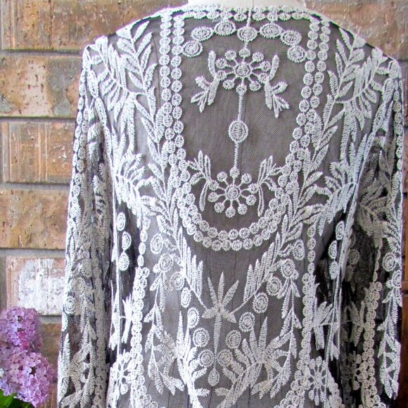 LACE JACKET, M, LONG BLACK & CREAM ELEGANT EVENING WRAP, SEMI-SHEER FANCY DESIGN - Picture 9 of 9